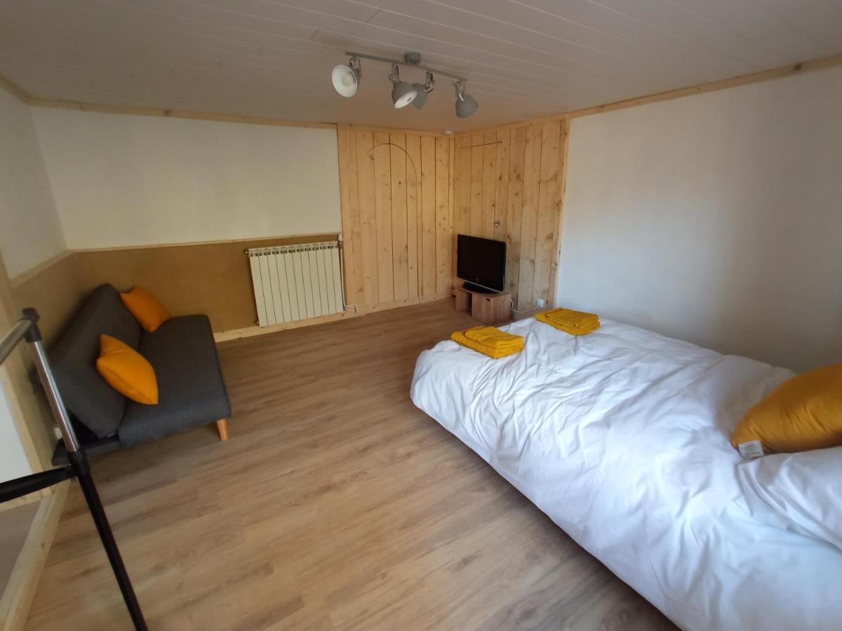 Studio Meuble Proche Des Thermes Cransac Bagian luar foto